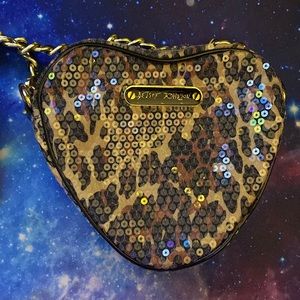 BETSEY JOHNSON Heart Shaped CROSSBODY Bag Chain Link Strap LEOPARD Camoflouge